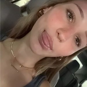 Meet your Posher, Anna-mariah